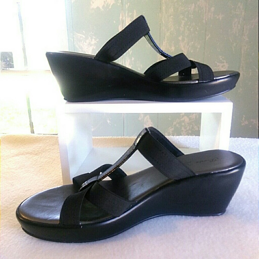 PONTE VECCHIO 🏵BLACK WEDGE SANDALS 8.5